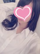 代妈女孩：高颜值大二女生