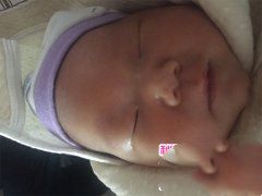 新生儿降临为万女士重新带来笑容